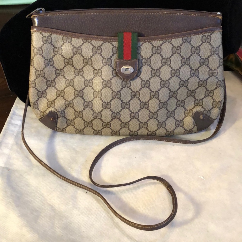 Gucci Vintage crossbody 3-section top zipper close classic red green clasp bag